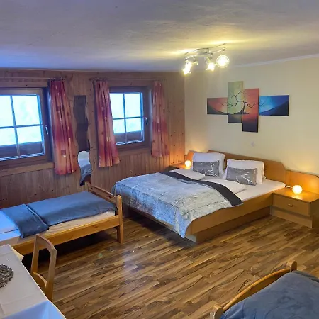 Reiterhof Familie Laubichler 3* シュラートミンク